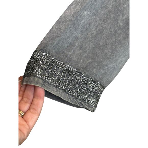 Luna Moon Gray Distress Metallic Embroidered 3/4 Sleeve Blouse size Small - Picture 8 of 13